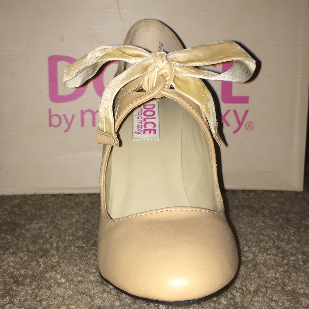 Nude Heels - Picture 2 of 3